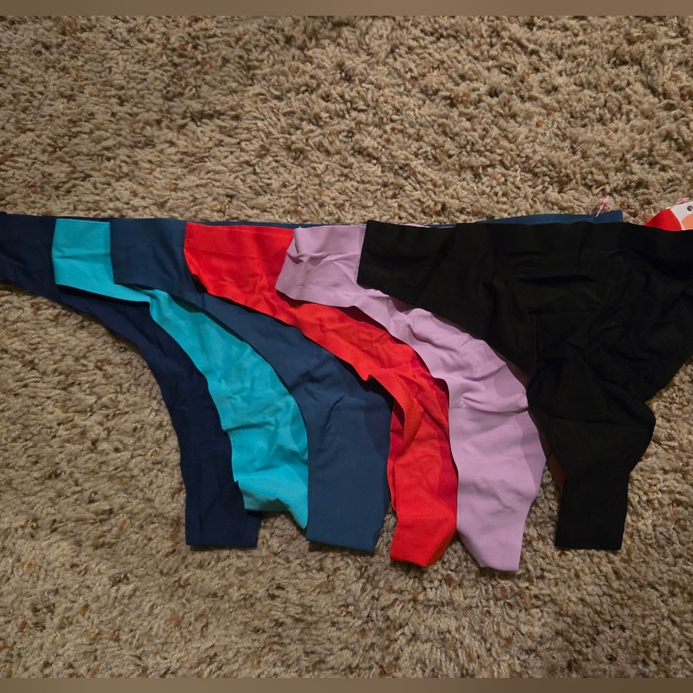 6 cheek Boss seamless thongs